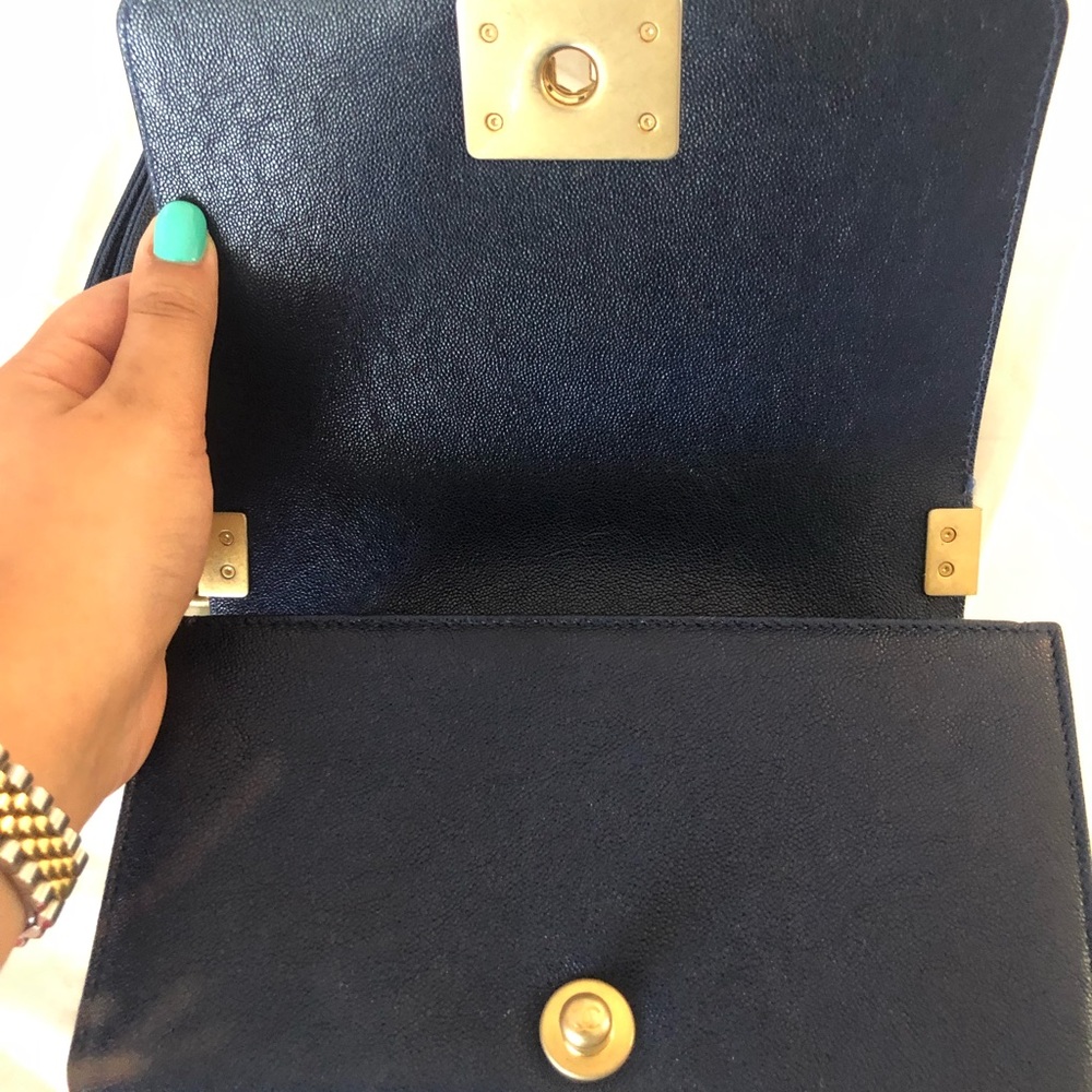 Chanel authentic bag - Picture 3 of 6